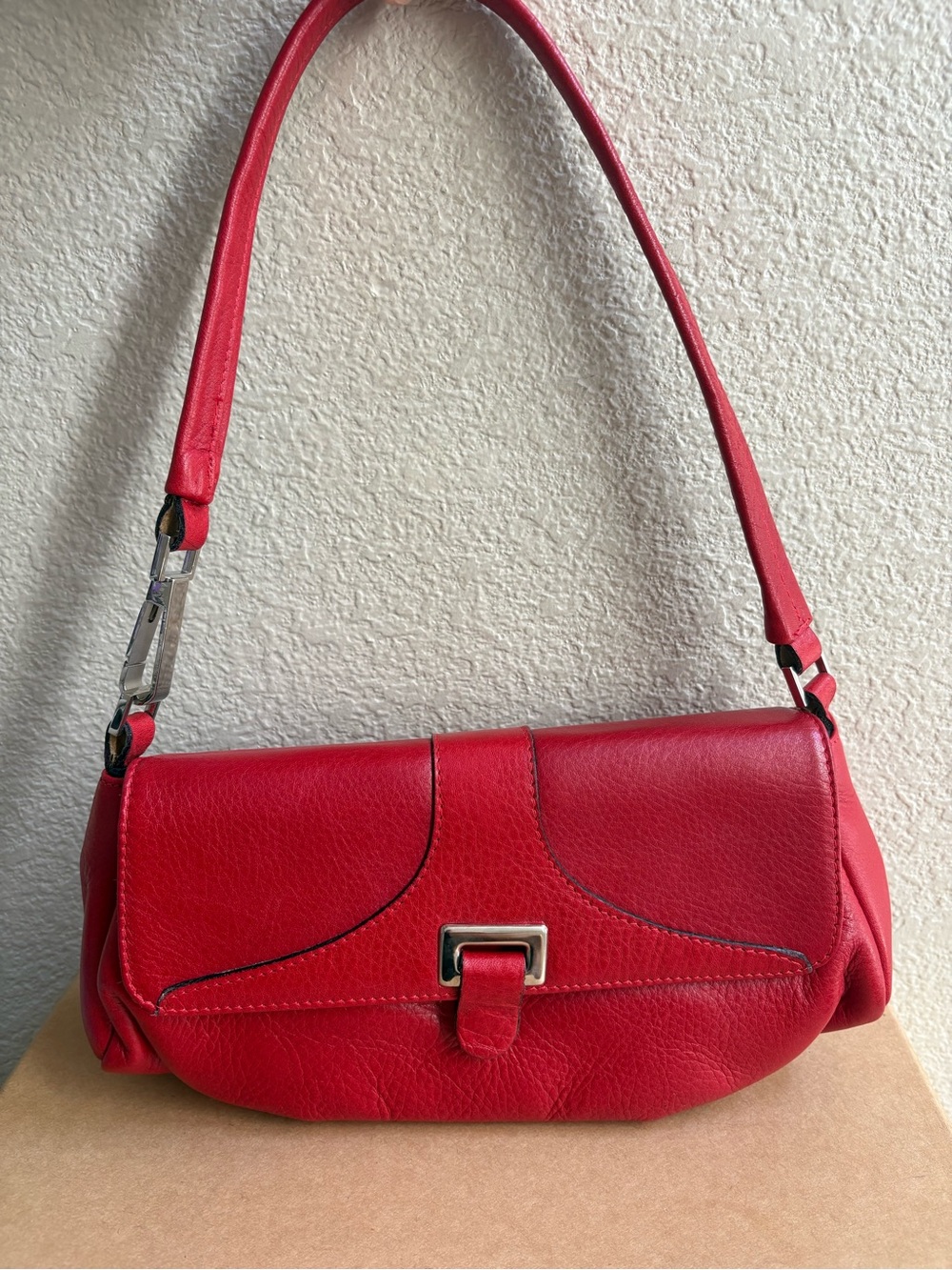 Montini Red Italian Leather Shoulder Bag - Classic Women's Handbag